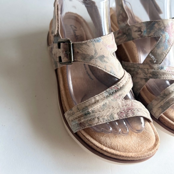 New Clarks Crean Green Pink Textile Rubber Outsole Sandals size 7.5 - Picture 5 of 13